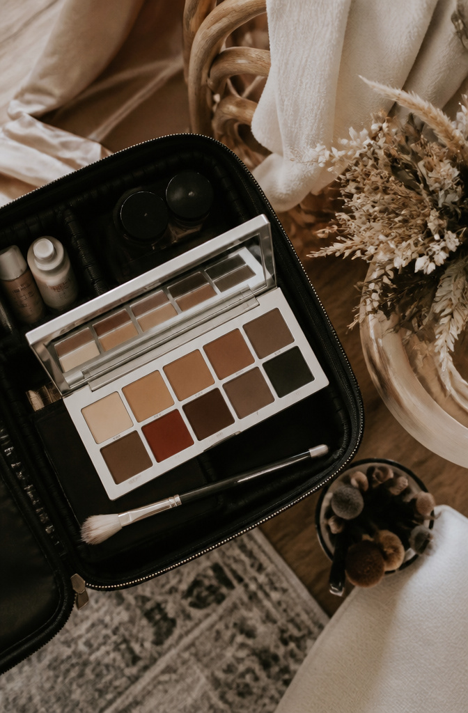 Makeup by Mario Master Mattes Eyeshadow Palette displaying matte shades.
